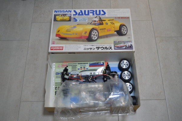 Kyosho Nissan Saurus #3131